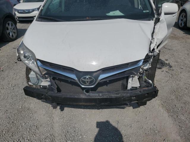 5TDKZ3DC1JS910887 - 2018 TOYOTA SIENNA LE WHITE photo 12