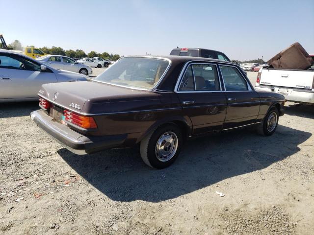 12312310200067 - 1980 MERCEDES-BENZ 240D BROWN photo 3