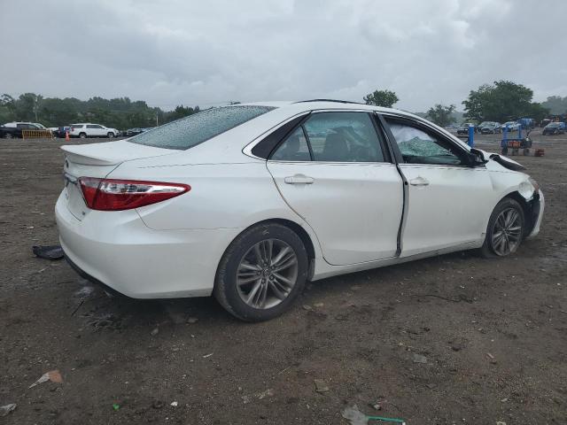 4T1BF1FKXHU421231 - 2017 TOYOTA CAMRY LE WHITE photo 3