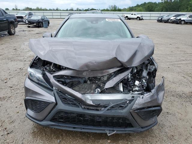 4T1T11AKXRU872624 - 2024 TOYOTA CAMRY SE NIGHT SHADE GRAY photo 5