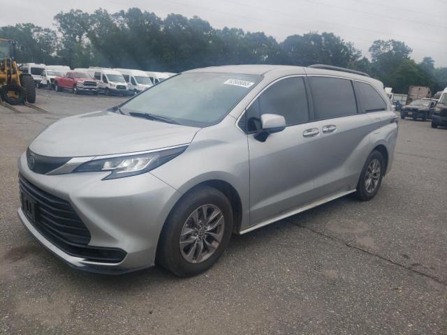 2022 TOYOTA SIENNA LE, 