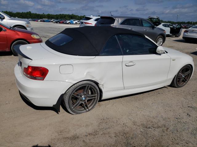 WBAUN7C53BVM25332 - 2011 BMW 135 I WHITE photo 3