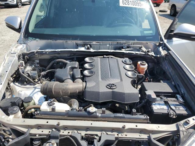 JTEZU5JR3K5203875 - 2019 TOYOTA 4RUNNER SR5 SILVER photo 12