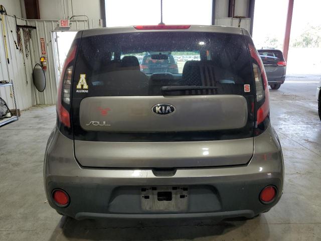 KNDJN2A25J7599682 - 2018 KIA SOUL GRAY photo 6