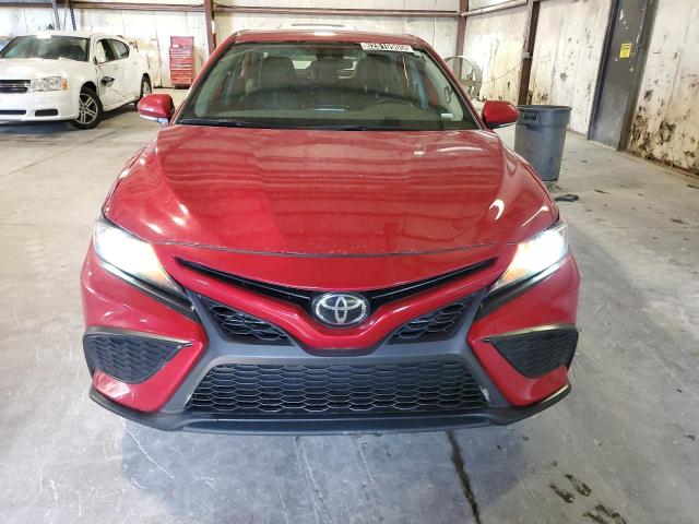 4T1G11AK3RU210109 - 2024 TOYOTA CAMRY SE NIGHT SHADE RED photo 5