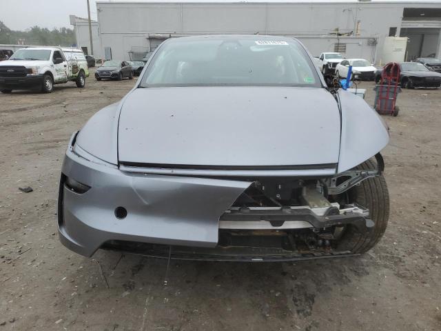 7SAYGDEEXTF326312 - 2026 TESLA MODEL Y 银色 照片 5