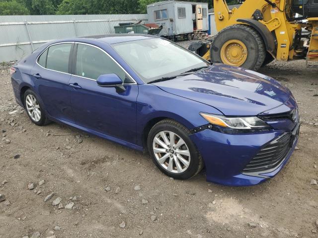4T1B11HK9JU611376 - 2018 TOYOTA CAMRY L BLUE photo 4