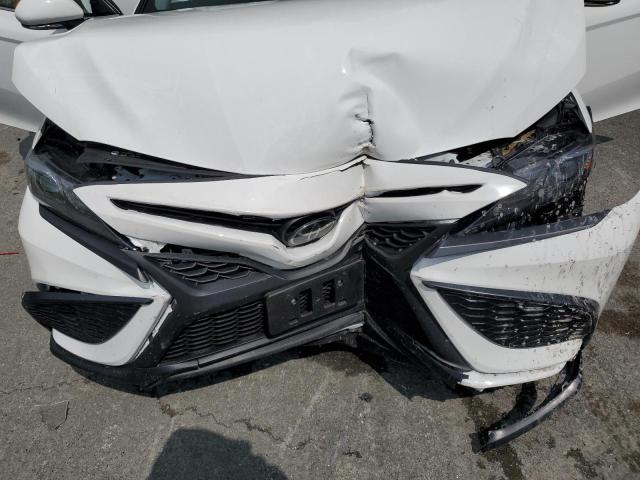 4T1G11BK9PU077450 - 2023 TOYOTA CAMRY SE NIGHT SHADE WHITE photo 11