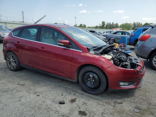 1FADP3N2XGL236243 - 2016 FORD FOCUS TITANIUM RED photo 4