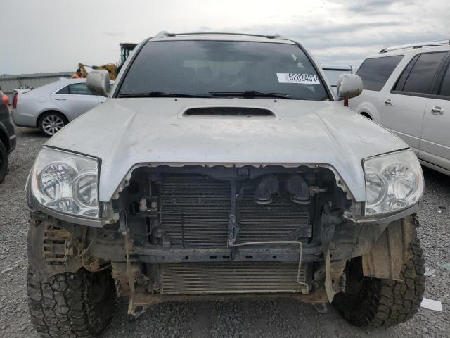 JTEBU14R238010915 - 2003 TOYOTA 4RUNNER SR5 GRAY photo 5