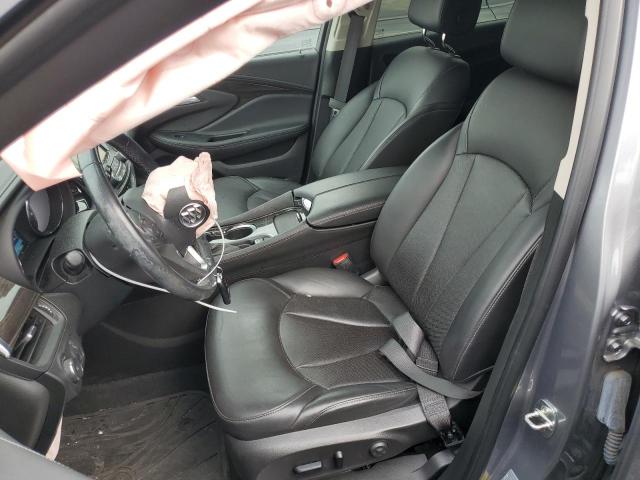 LRBFX2SA0LD122599 - 2020 BUICK ENVISION ESSENCE Szary zdjęcie 7