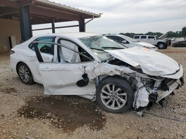 4T1C11AKXMU534374 - 2021 TOYOTA CAMRY LE WHITE photo 4