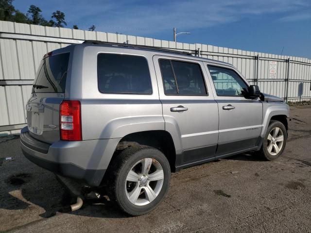 1C4NJRFB8HD165234 - 2017 JEEP PATRIOT LATITUDE SILVER photo 3