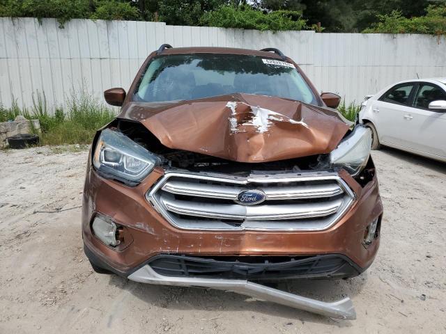 1FMCU0GD7HUB05239 - 2017 FORD ESCAPE SE BROWN photo 5