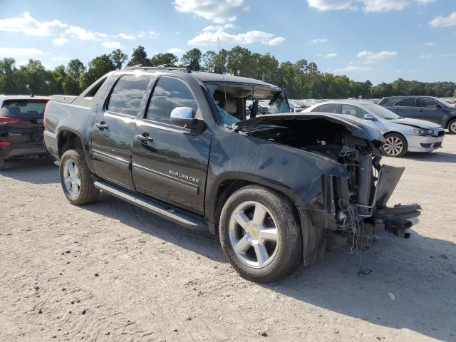 3GNMCFE07BG372235 - 2011 CHEVROLET AVALANCHE LT BLACK photo 4