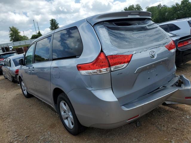 5TDKA3DCXCS012735 - 2012 TOYOTA SIENNA BASE SILVER photo 2