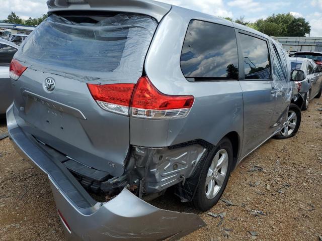 5TDKA3DCXCS012735 - 2012 TOYOTA SIENNA BASE SILVER photo 3