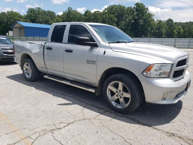 1C6RR7FG2JS264179 - 2018 RAM 1500 ST Сріблястий фото 4