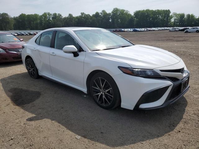 4T1T11BK0NU067532 - 2022 TOYOTA CAMRY SE WHITE photo 4