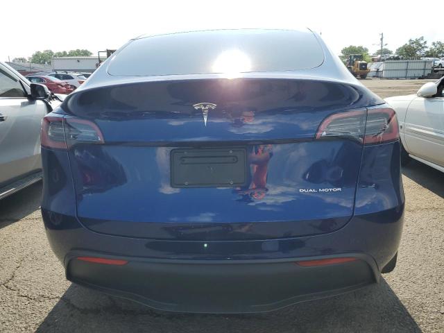 7SAYGAEE0PF637428 - 2023 TESLA MODEL Y Blau Foto 6