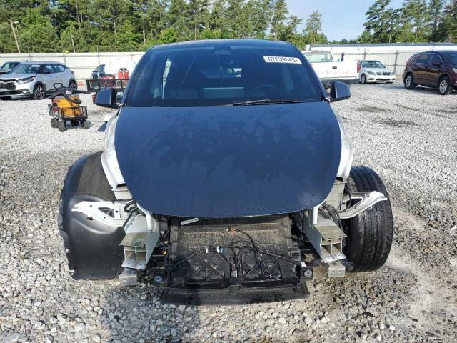 7SAYGAEEXRF005653 - 2024 TESLA MODEL Y Weiß Foto 5