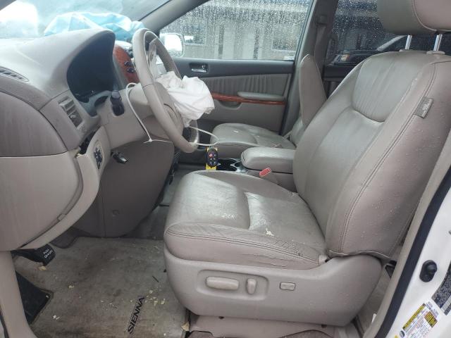5TDZK22C39S262447 - 2009 TOYOTA SIENNA XLE WHITE photo 7