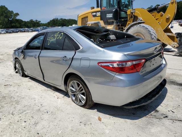 4T1BF1FK1FU894013 - 2015 TOYOTA CAMRY 4D 2 LE SILVER photo 2