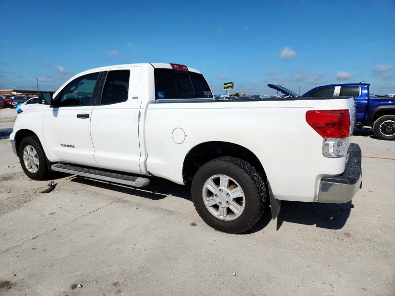 5TFRM5F11BX025654 - 2011 TOYOTA TUNDRA DOUBLE CAB SR5 WHITE photo 2