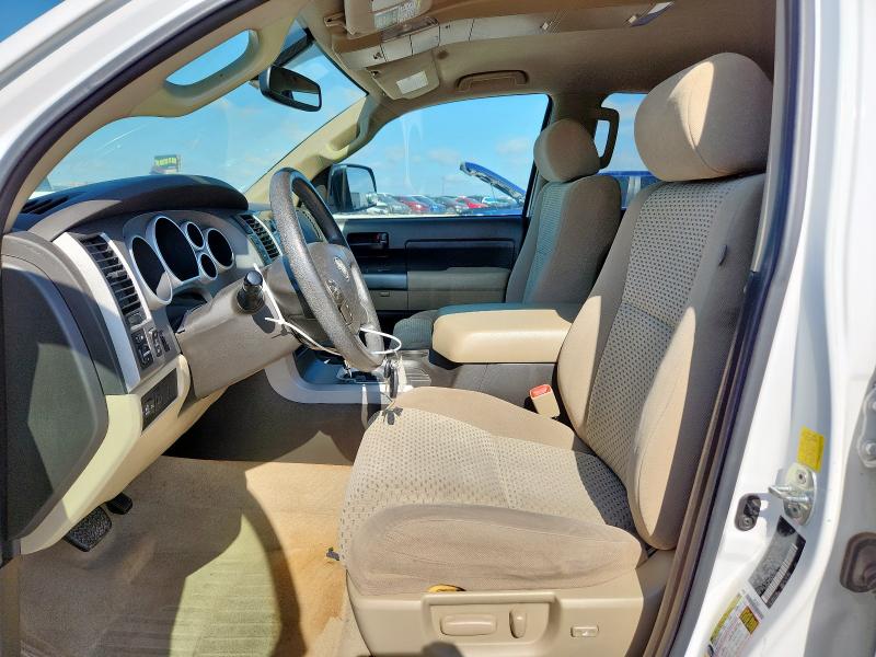 5TFRM5F11BX025654 - 2011 TOYOTA TUNDRA DOUBLE CAB SR5 WHITE photo 7
