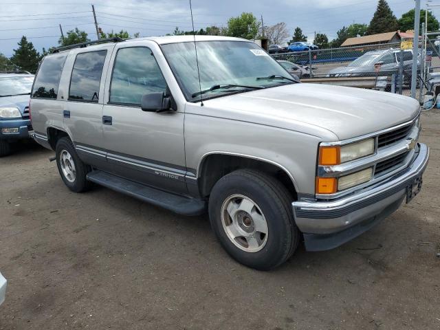 1GNEK13RXXJ463226 - 1999 CHEVROLET TAHOE K1500 GRAY photo 4