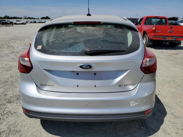 1FADP3R4XDL307920 - 2013 FORD FOCUS BEV SILVER photo 6