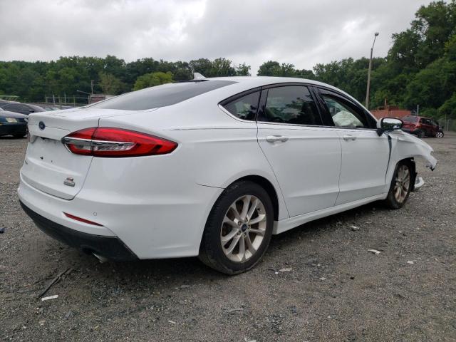 3FA6P0HD6KR148322 - 2019 FORD FUSION SE WHITE photo 3