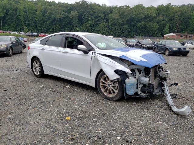 3FA6P0HD6KR148322 - 2019 FORD FUSION SE WHITE photo 4