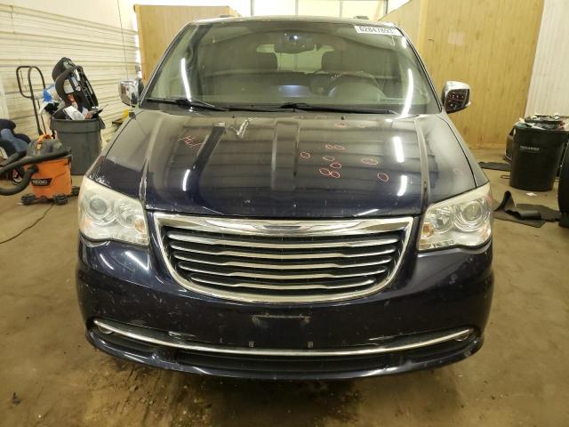 2C4RC1GG6DR806072 - 2013 CHRYSLER TOWN & COU LIMITED BLUE photo 5