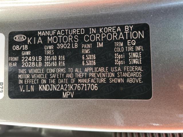 KNDJN2A21K7671706 - 2019 KIA SOUL SILVER photo 14