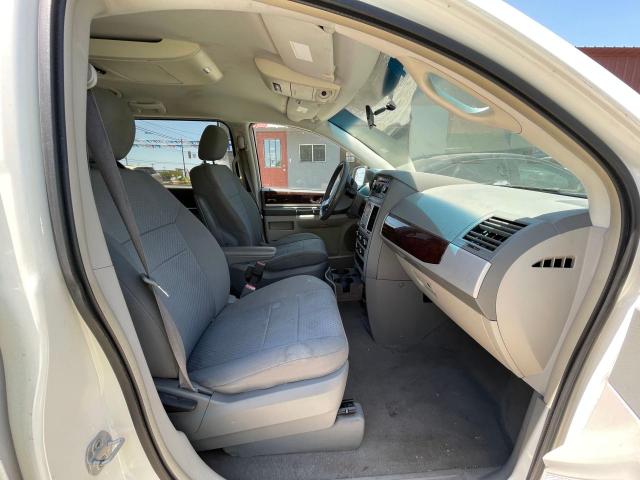 2A4RR5D17AR249801 - 2010 CHRYSLER TOWN & COU TOURING WHITE photo 5