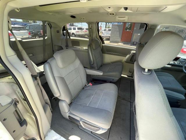 2A4RR5D17AR249801 - 2010 CHRYSLER TOWN & COU TOURING WHITE photo 6