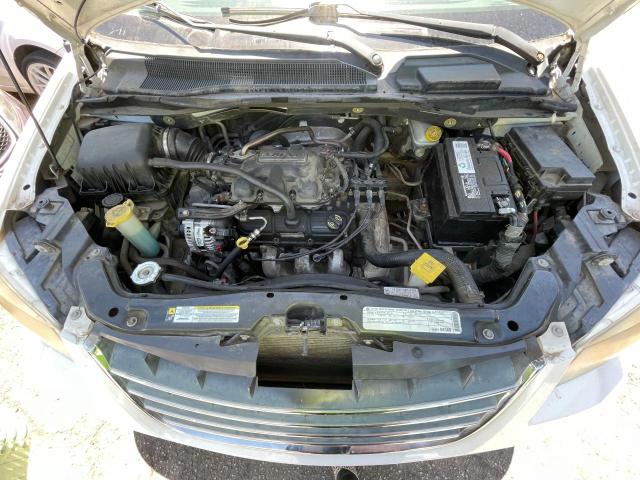 2A4RR5D17AR249801 - 2010 CHRYSLER TOWN & COU TOURING WHITE photo 7