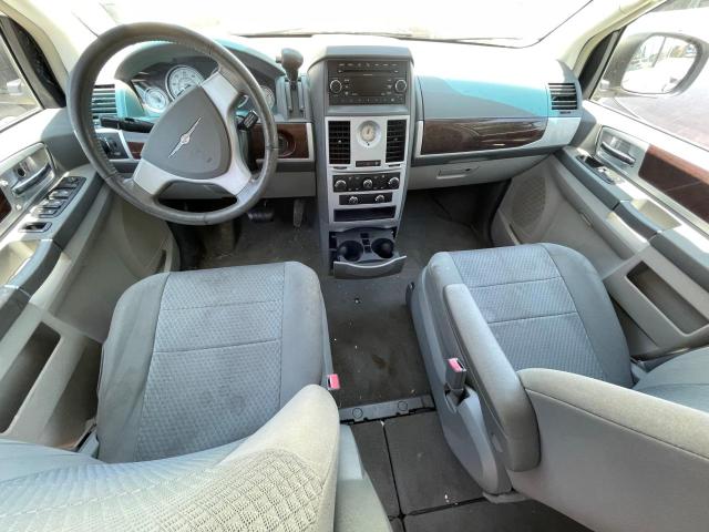 2A4RR5D17AR249801 - 2010 CHRYSLER TOWN & COU TOURING WHITE photo 9