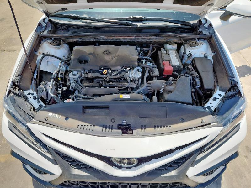 4T1G11AK6RU912506 - 2024 TOYOTA CAMRY SE NIGHT SHADE WHITE photo 11