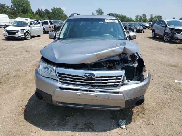 JF2SH6CC8AH743889 - 2010 SUBARU FORESTER 2.5X PREMIUM 银色 照片 5