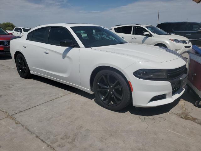 2C3CDXBG9GH312784 - 2016 DODGE CHARGER SE WHITE photo 4