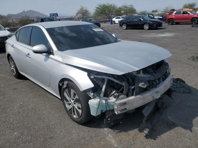1N4BL4BV0KC211268 - 2019 NISSAN ALTIMA S SILVER photo 4