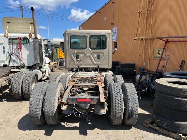 1FUJGECV27LY61184 - 2007 FREIGHTLINER CONVENTION Сұр фото 6