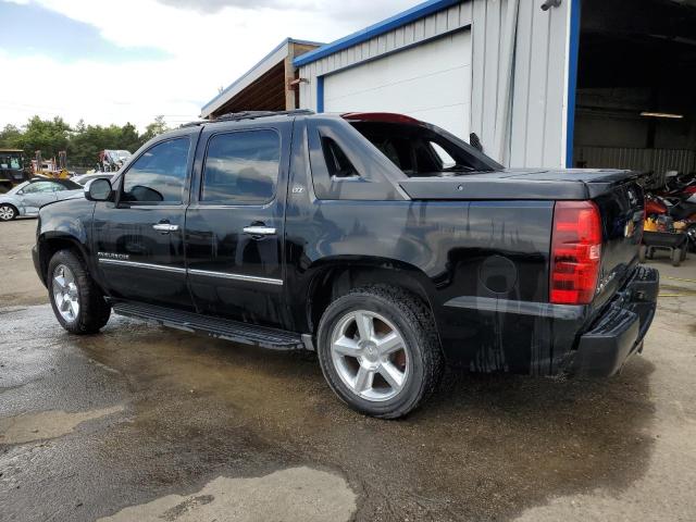 3GNTKGE77CG186388 - 2012 CHEVROLET AVALANCHE LTZ BLACK photo 2