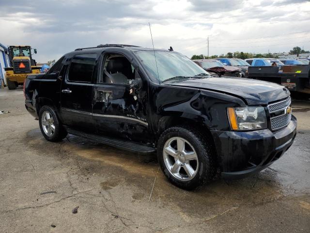 3GNTKGE77CG186388 - 2012 CHEVROLET AVALANCHE LTZ BLACK photo 4