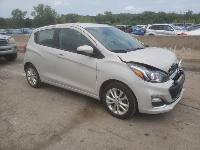 KL8CD6SAXLC465407 - 2020 CHEVROLET SPARK 1LT CREAM photo 4