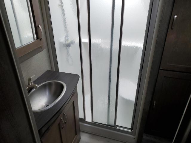 4YDF35523J1533641 - 2018 KEYSTONE SPRINTER TWO TONE photo 9