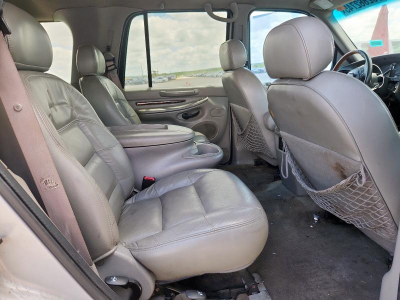 5LMRU27A9XLJ31757 - 1999 LINCOLN NAVIGATOR SILVER photo 11