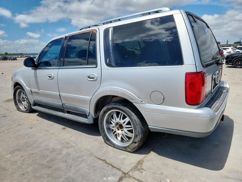 5LMRU27A9XLJ31757 - 1999 LINCOLN NAVIGATOR SILVER photo 2